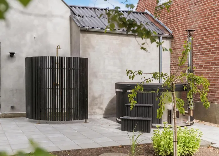 Beautiful Home In Varde With Kitchen