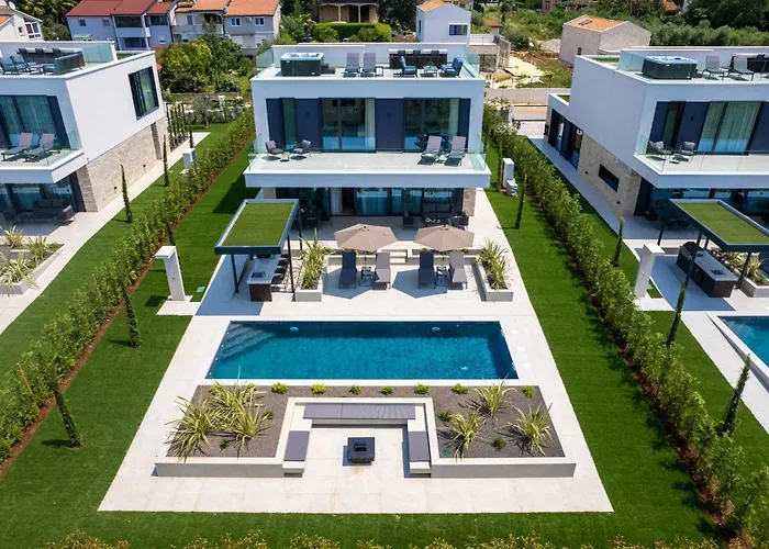 Amazing Home In Nova Vas With Sauna Poreč