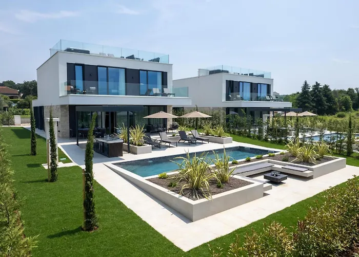 Nice Home In Nova Vas With Sauna Poreč