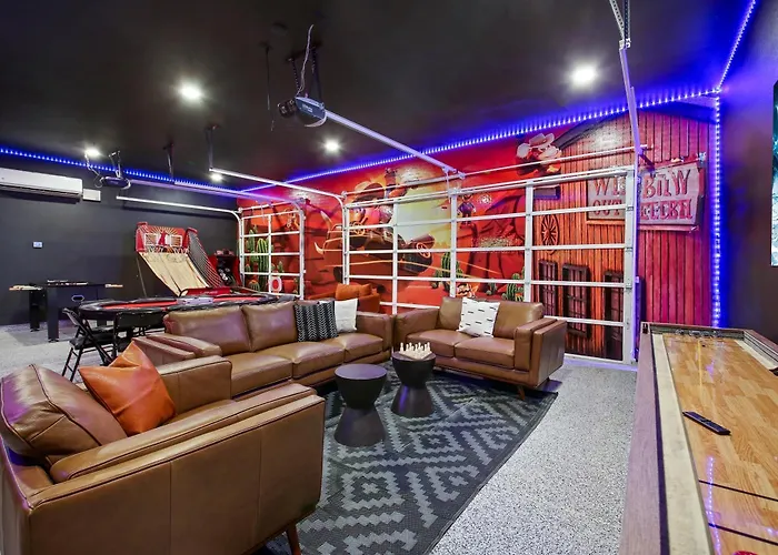 Wilder Out West: Luxury Pickleball, Mini Golf,&Game Room!! Indio