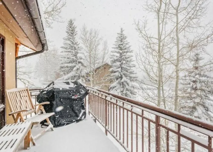 Snowmass Woodrun V 2 Bedroom Ski In, Ski Out Mountain Residence In The Heart Of Snowmass Village Aspen
