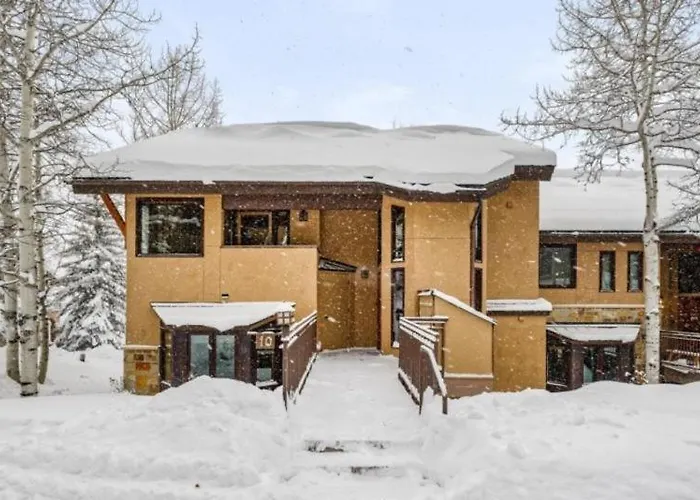 Snowmass Woodrun V 2 Bedroom Ski In, Ski Out Mountain Residence In The Heart Of Snowmass Village Aspen