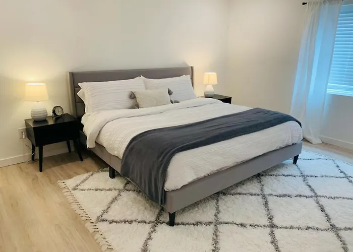Brand New Basement Apt With Hot Tub Colorado Springs