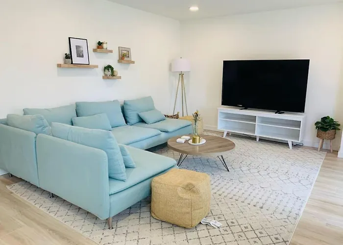 Brand New Basement Apt With Hot Tub Colorado Springs