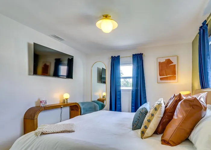 Albuquerque Retreat With Hot Tub - Central Location!