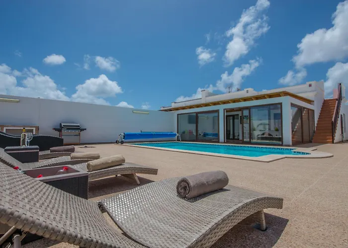 Villa Bonilla Con Piscina Climatizada Y Jacuzzi Playa Blanca 