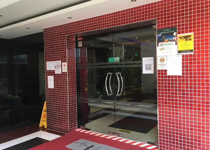 Absolute Bangla Suites 69sqm with Jacuzzi Patong