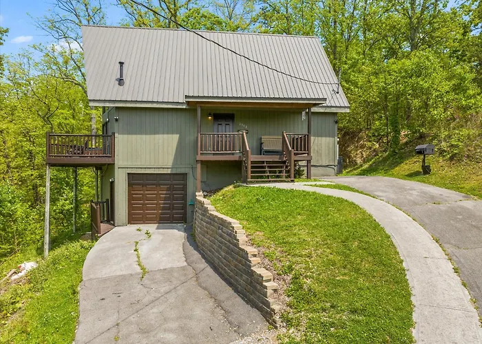 Peekin' Over Pigeon Forge By Colonial Properties