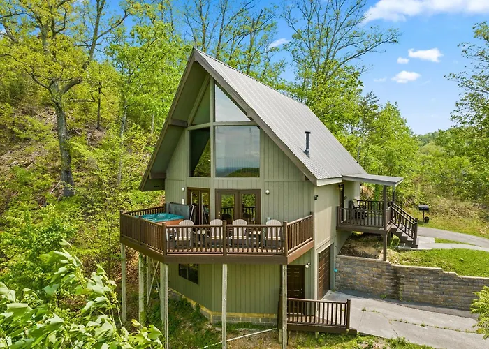 Peekin' Over Pigeon Forge By Colonial Properties