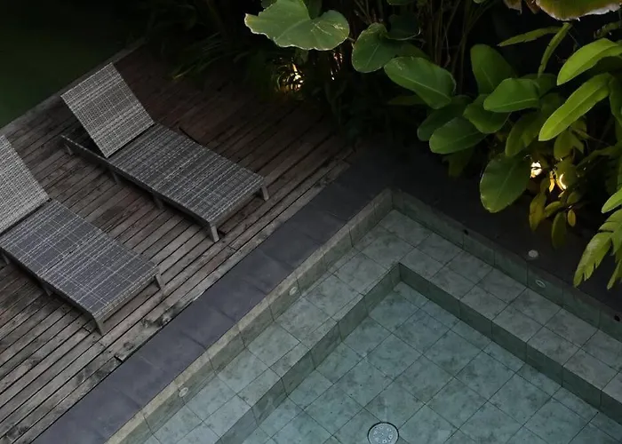 Lambana Villa - Casa Tropica Modern Villa Calamba 