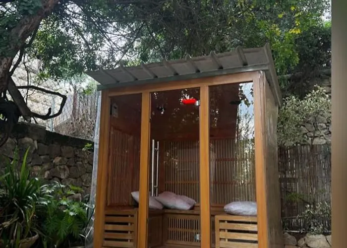Ferienwohnung דירת גן ברחביה Jerusalem