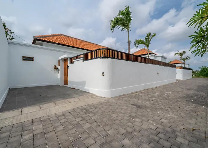 Special Offer! Elegant 2-Bedroom Villa With Large Pool In Canggu!