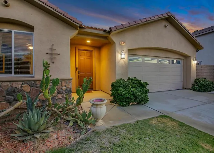 Serene Private Pool - Jacuzzi - Bbq - Gated Community Indio
