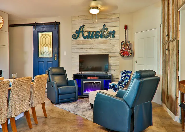 Big Red Cactus - Austin Accommodations
