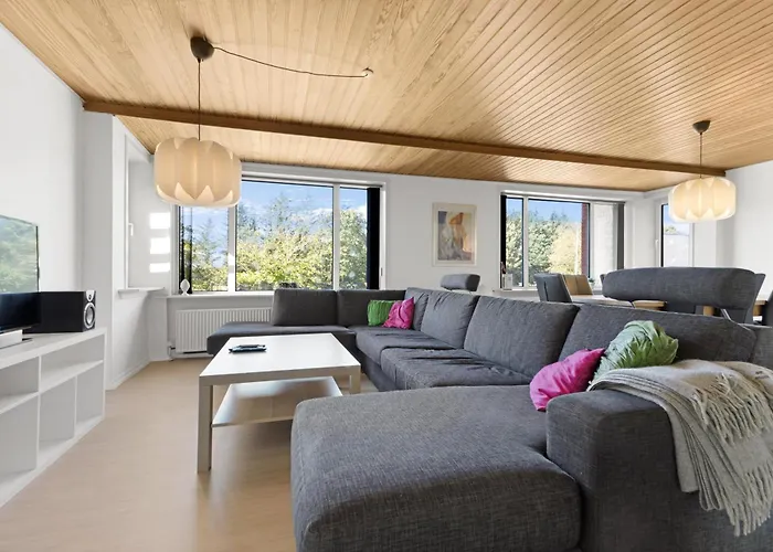 Holiday Home With Pool For 12 People Løkken