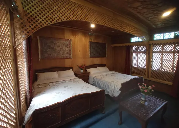 Hotel Houseboat Snowgoose And Group Srīnagar