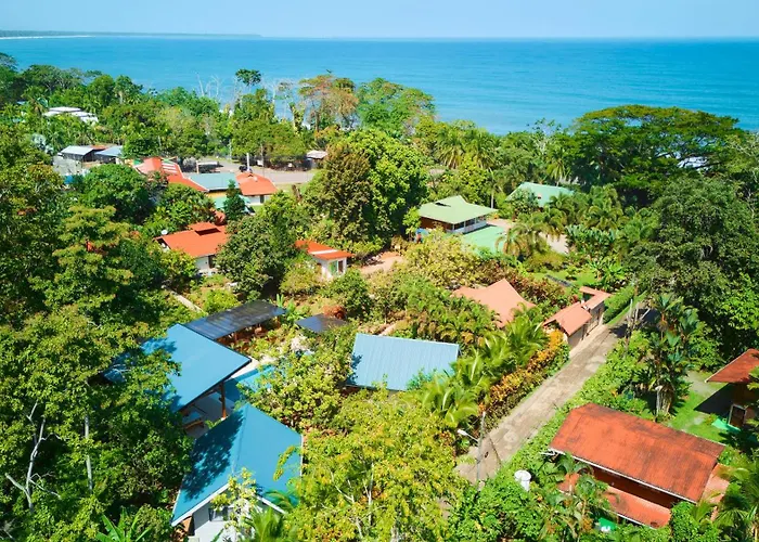 Casa Blossom - Beach Paradise Retreat, Fully Equipped, Holiday Home Puerto Viejo de Talamanca