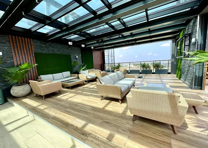 Gorgeous 2 Bedroom At Kasstowers Okponglo