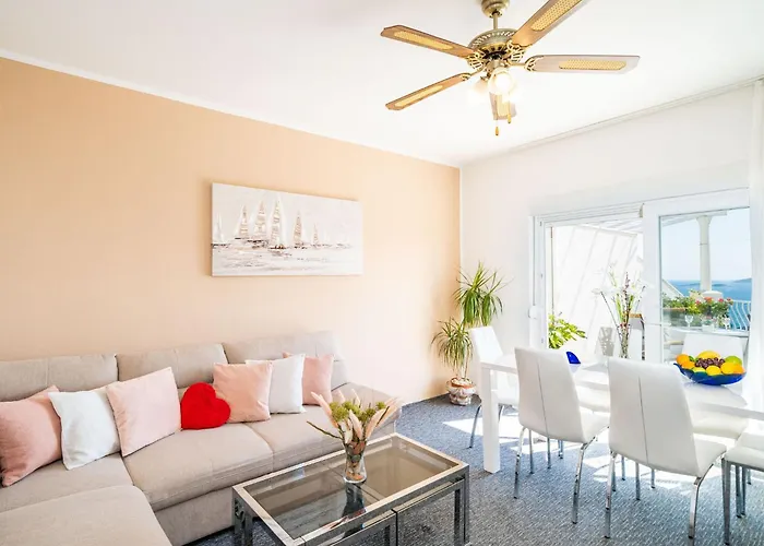 Apartments Bla Evi - Comfort Two Bedroom Apt With Hot Tub And Sea View Mlini