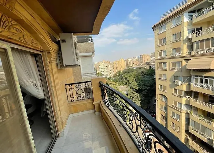 Spacious And Luxurious Apartment Kairo