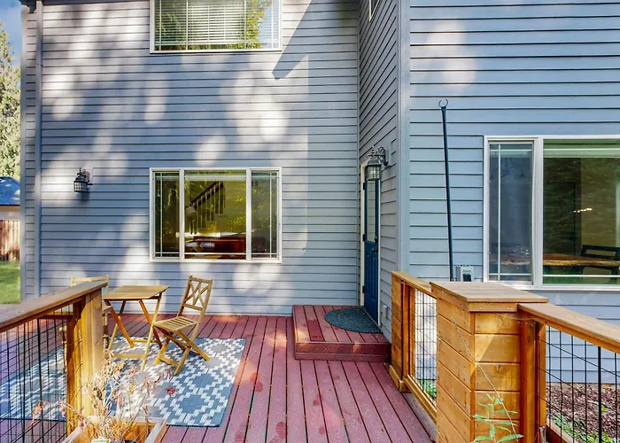 Modern Mt. Hood Village Escape Welches