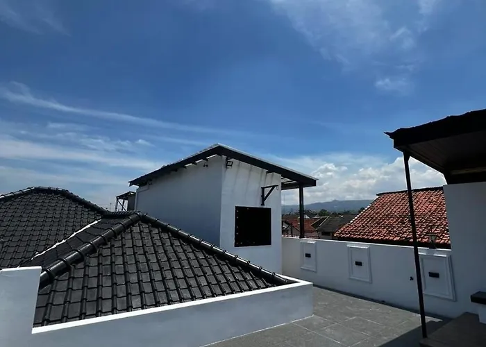 Villa Utama House Bandung