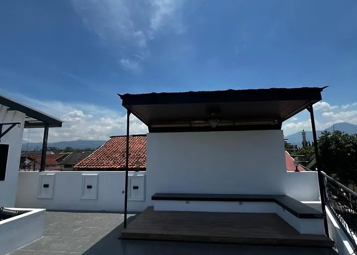 Villa Utama House Bandung