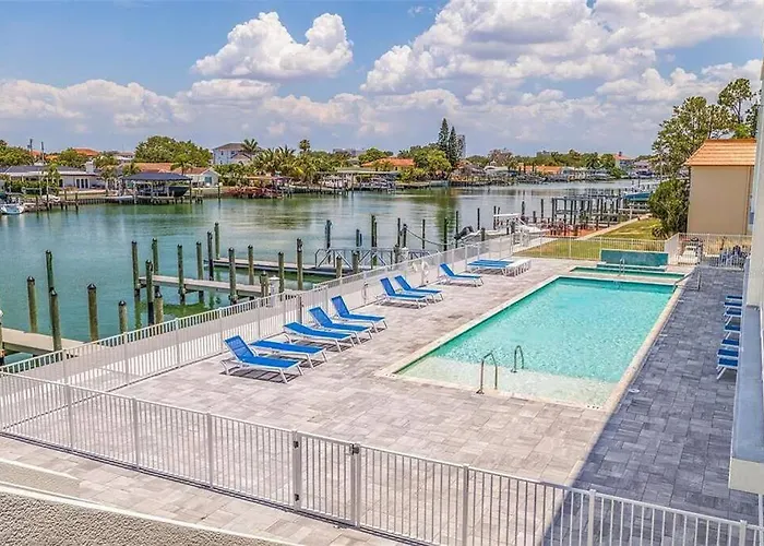 Luxury Waterfront Penthouse With Amenities And Services Clearwater Beach