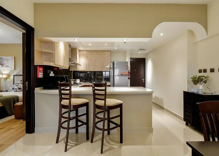 Cozy 2Br In Elite Downtown Residence With Canal View Dubai