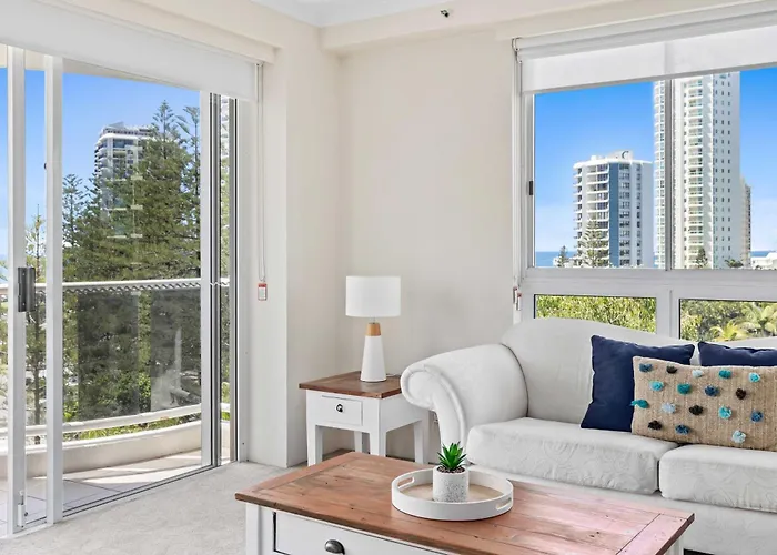 Oscar On Main 2B - Heart Of Main Beach Ocean Views - Hosted By Coastal Letting Co. Gold Coast