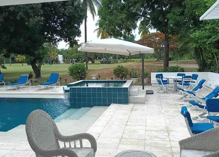 Villa Vista Golf Luxury House Girardot