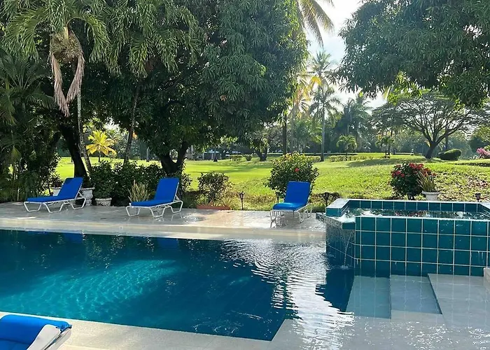 Villa Vista Golf Luxury House Girardot