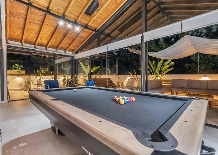 Private Sauna Jacuzzi Billiard Gym Luxury Retreat Medellín