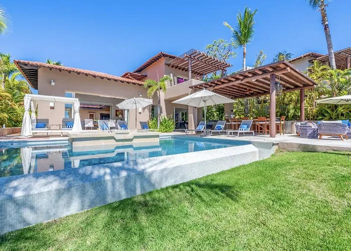 Beachfront Enchanting Villa In Punta Mita