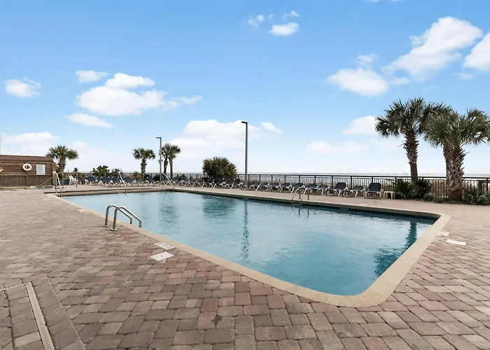 Newly Renovated Oceanfront King Suite! Spectacular Views- Landmark 826 Myrtle Beach