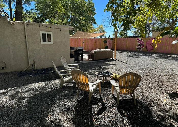 Villa 50 Shades Of Pink-Private Hot Tub! Albuquerque