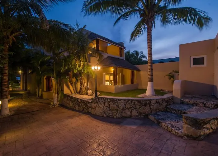 Cheerful Beach Front 3 Bedrooms Houselongo Isla Mujeres