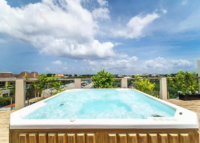 2 Bd With Balcony, Rooftop Pool, Hot Tub, Gym Playa del Carmen