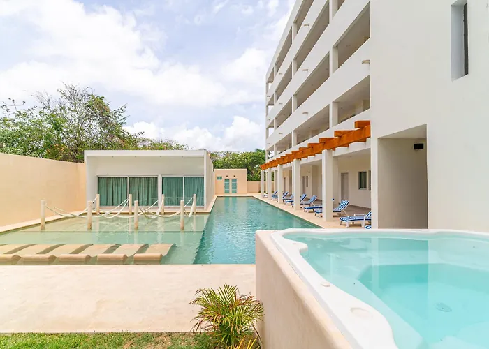2 Bd With Balcony, Rooftop Pool, Hot Tub, Gym Playa del Carmen