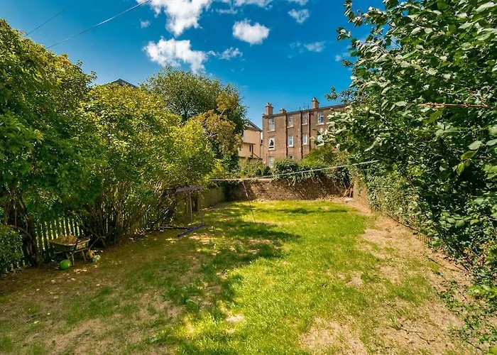 Murrayfield Stadium 3 Bedroom Modern Basement Main Door Apartment Edinburgh