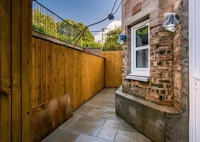 Murrayfield Stadium 3 Bedroom Modern Basement Main Door Apartment Edinburgh