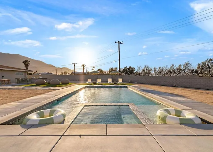 Sunview Paradise By Rather Be Properties Palm Springs