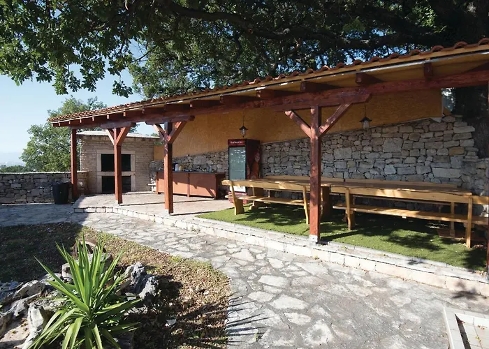 Lovely Home In Podstrana