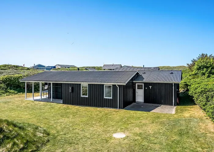 Stunning Home In Løkken With Wifi