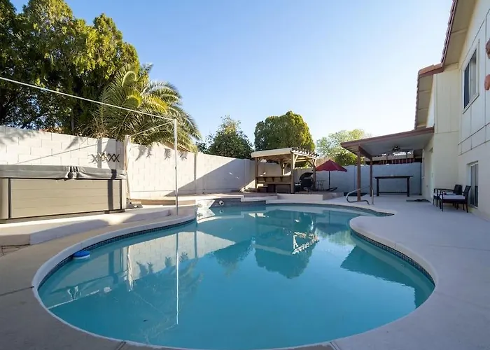 Spacious House With Pool Heater, Hot Tub, Billiards Phoenix