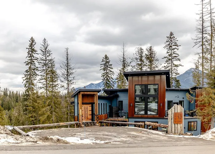 Ski In Ski Out With Huge Game Room And Hot Tub Fernie