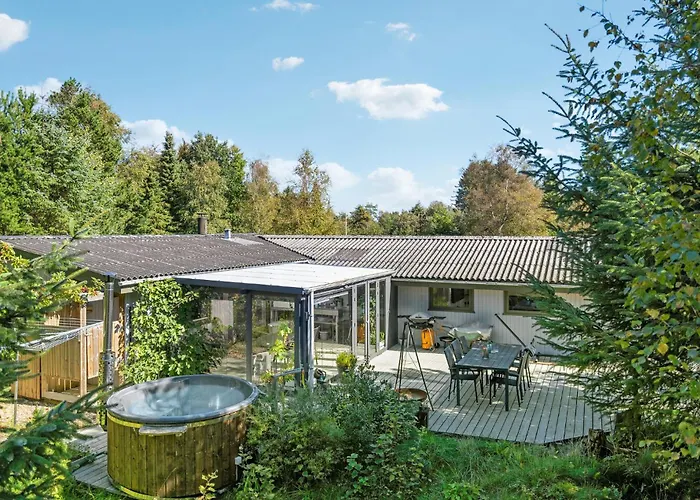 Awesome Home In Saeby With Wifi