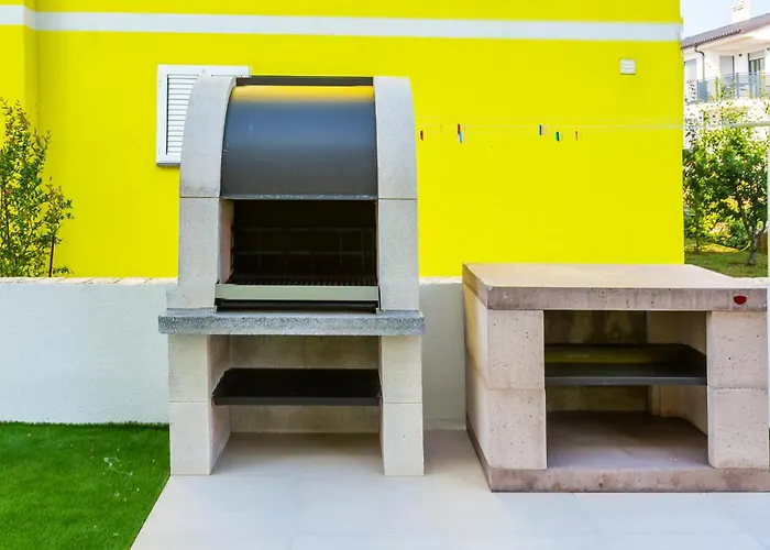 Awesome Apartment In Malinska