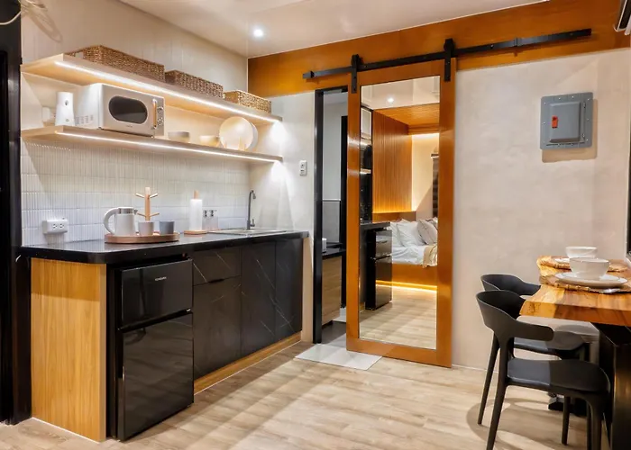 Cozy Tiny Home With Outdoor Hot Tub In City Center Davao Stadt