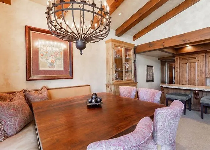 Village Center 5H Condo Vail